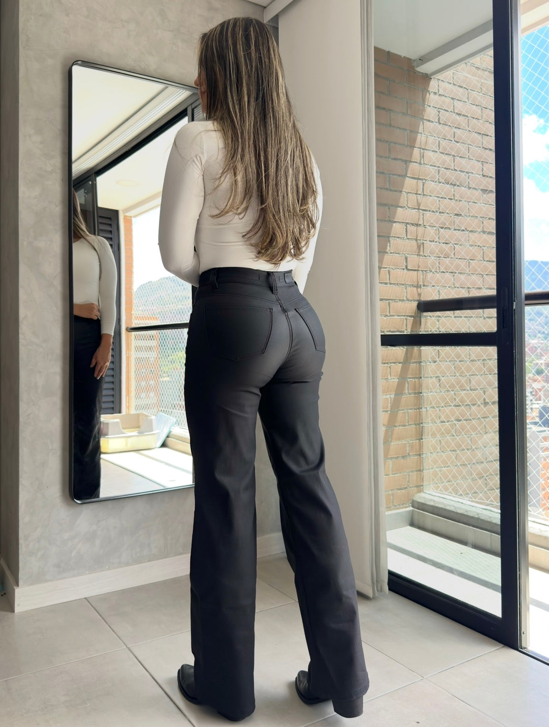 STRAIGHT WIDE STRETCH EFECTO CUERO