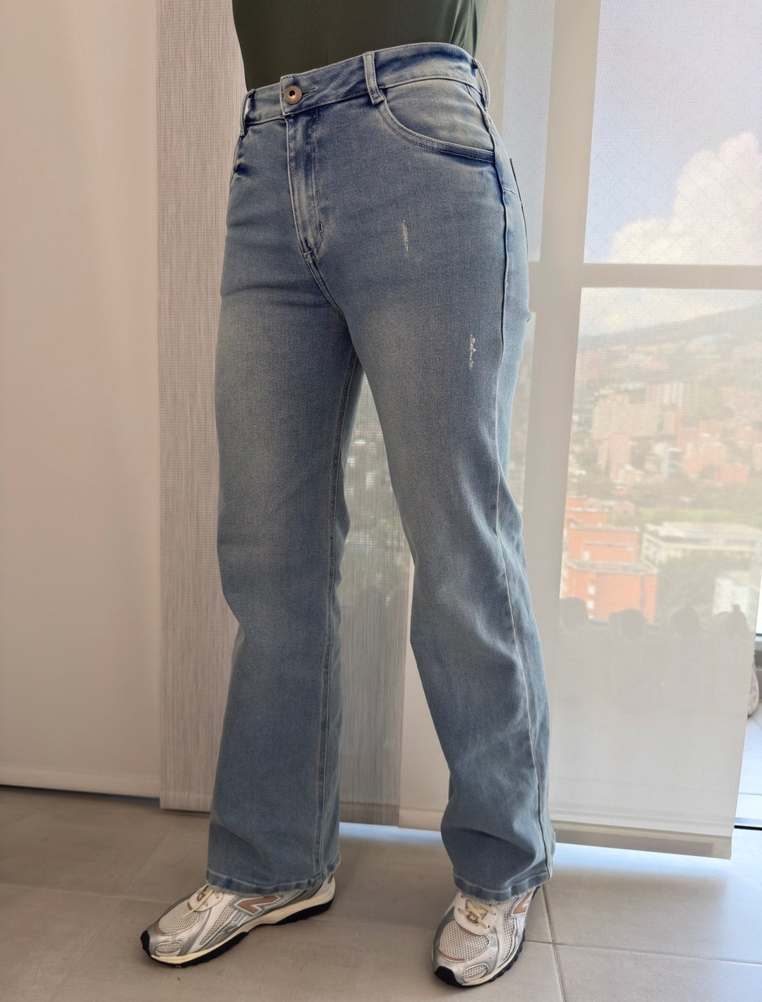 STRAIGHT WIDE