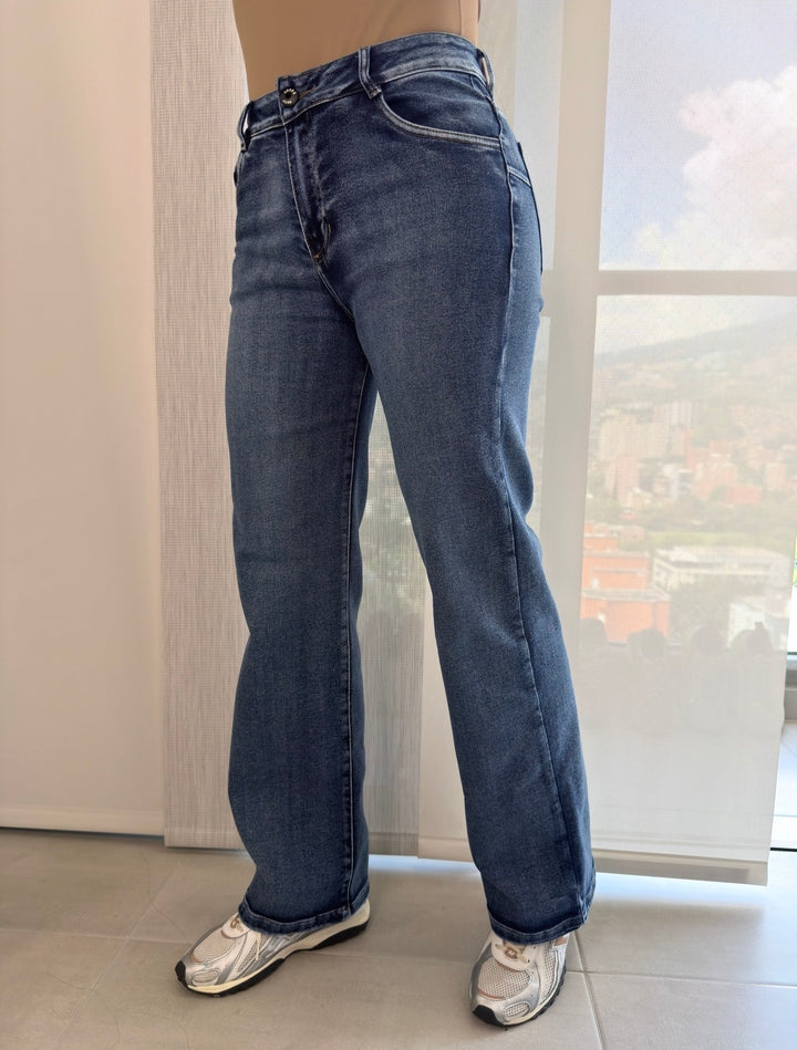 STRAIGHT WIDE