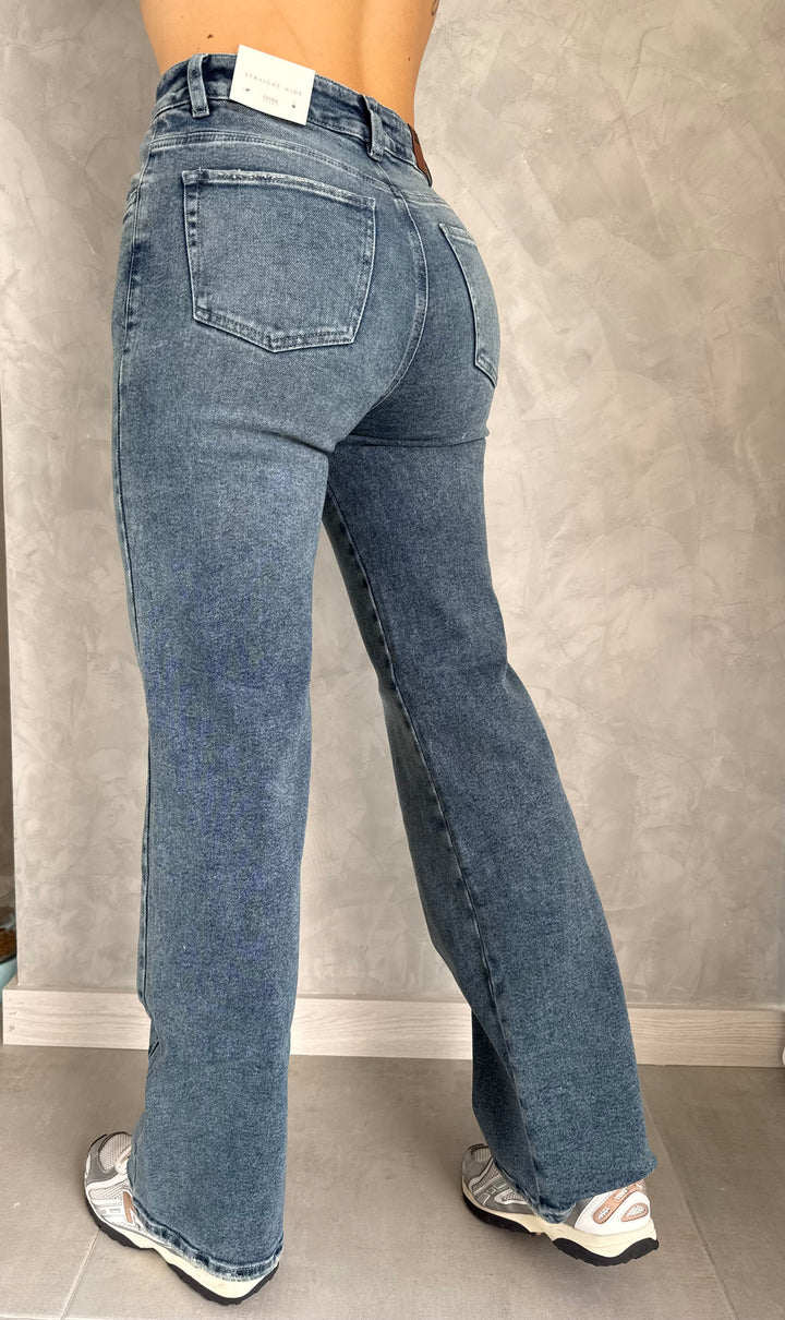 STRAIGHT WIDE STRETCH